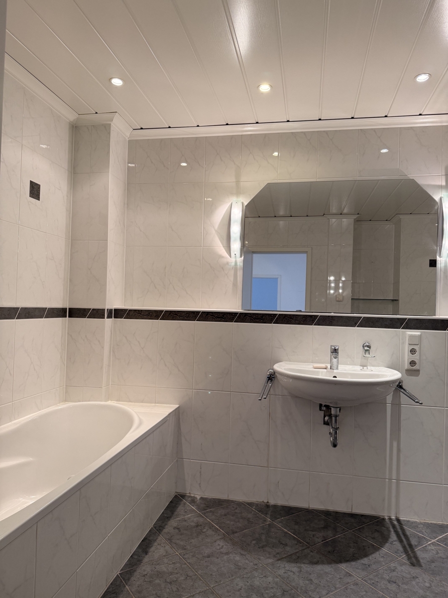 - Etagenwohnung Bonn