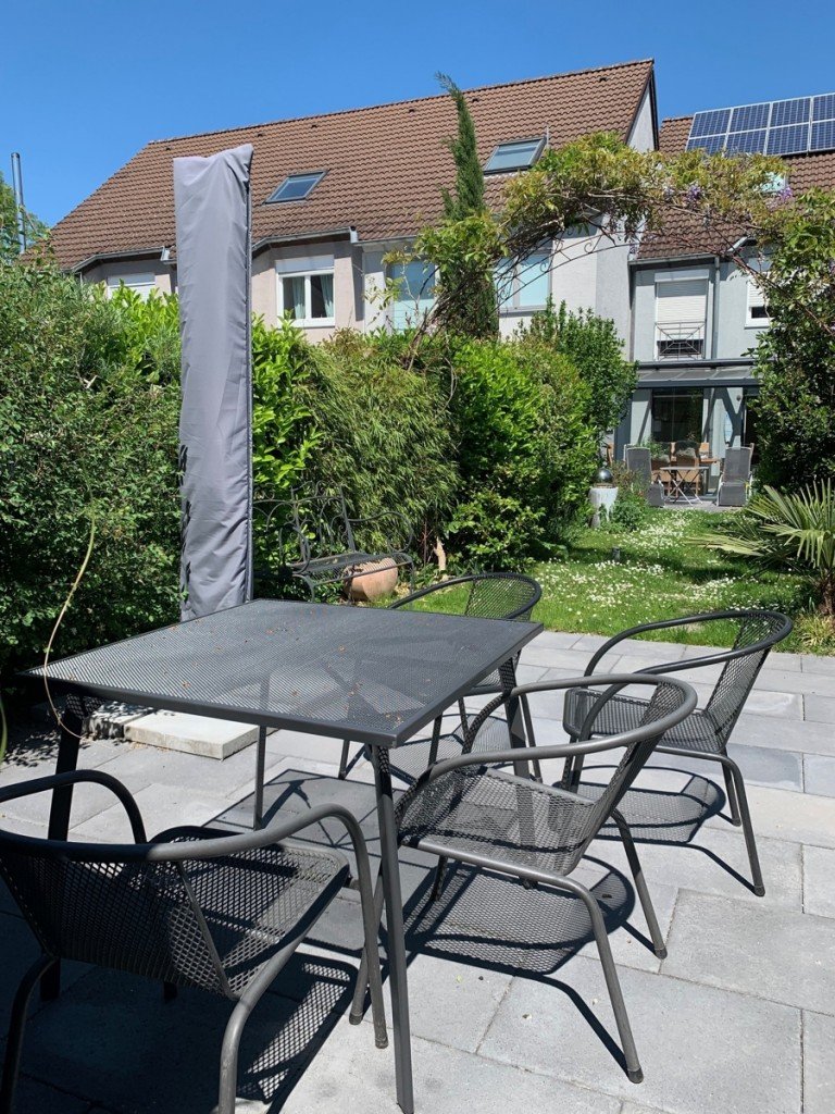 R�ckansicht mit Terrasse Sankt Augustin - Sankt Augustin Reihenhaus SANKT AUGUSTIN, Top Reihenhaus, Bj 1997, 5 Zi, 125 m � Wfl. Studio, Keller, Terrasse, Garten, Garage