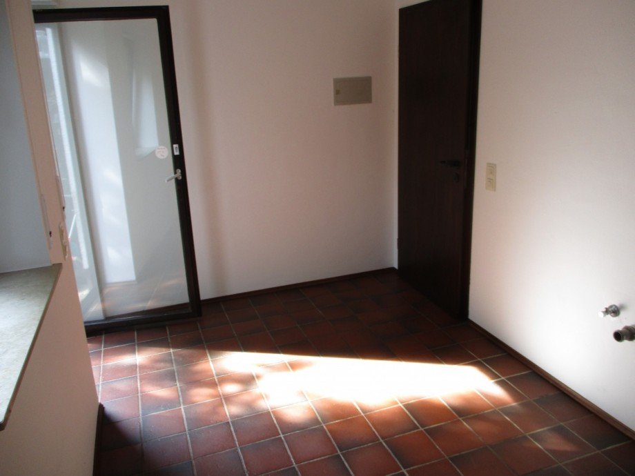 K�che mit Eingangsbereich Souterrainwohnung Sankt Augustin