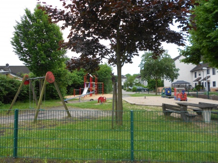 Spielplatz in der N�he Reihenmittelhaus Sankt Augustin