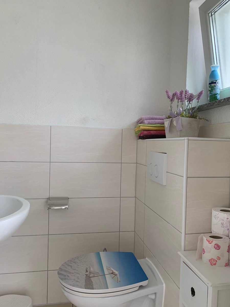 G�ste-WC mit Fenster Einfamilienhaus Buchholz (Westerwald) / K�lsch-B�llesbach
