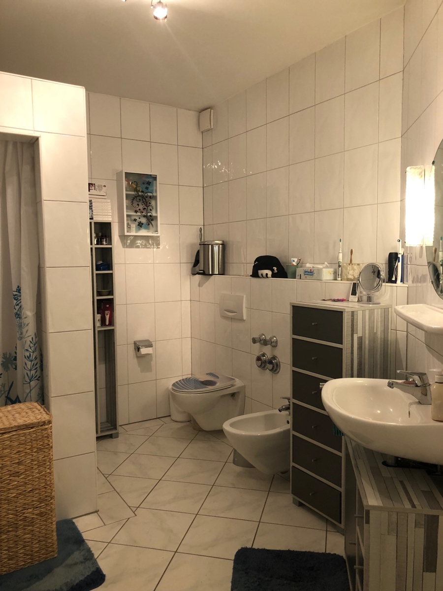 Baderzimmer Etagenwohnung Bonn