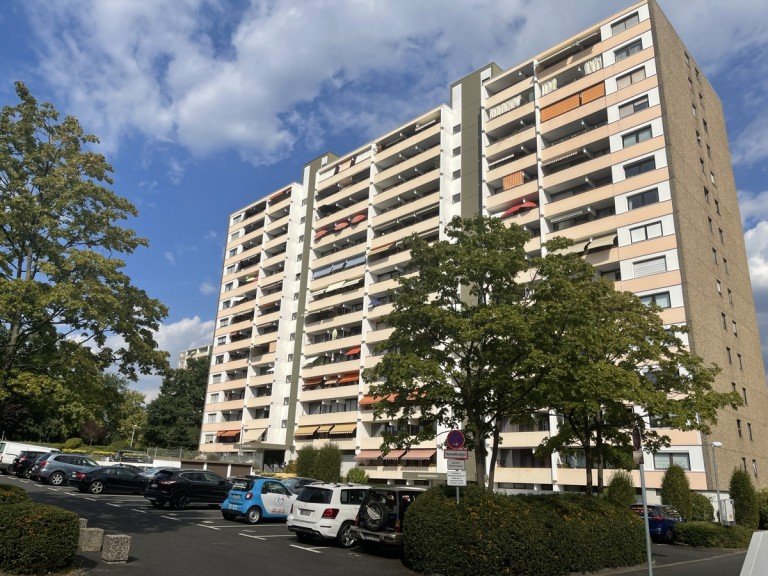 Au�enansicht Sankt Augustin - Niederpleis Etagenwohnung SANKT AUGUSTIN, TOLLE 3-Zi. Whg im 12. OG, ca. 80 m� Wfl, Diele, Duschbad, Balkon, Au�en-Stellplatz.