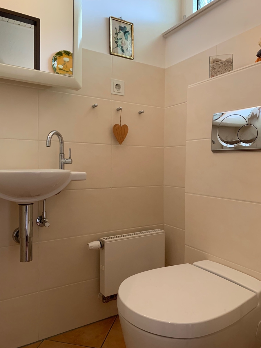 G�ste-WC mit Fenster Reihenhaus Sankt Augustin