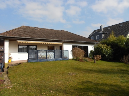 R�ckansicht Bungalow Bonn / Holzlar