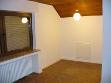 132 DG re Wohnzimmernische BONN OBERKASSEL 2 Zimmer-Wohnung im DG rechts zu verkaufen in toller Wohnlage mit ca. 48 m� Wfl.