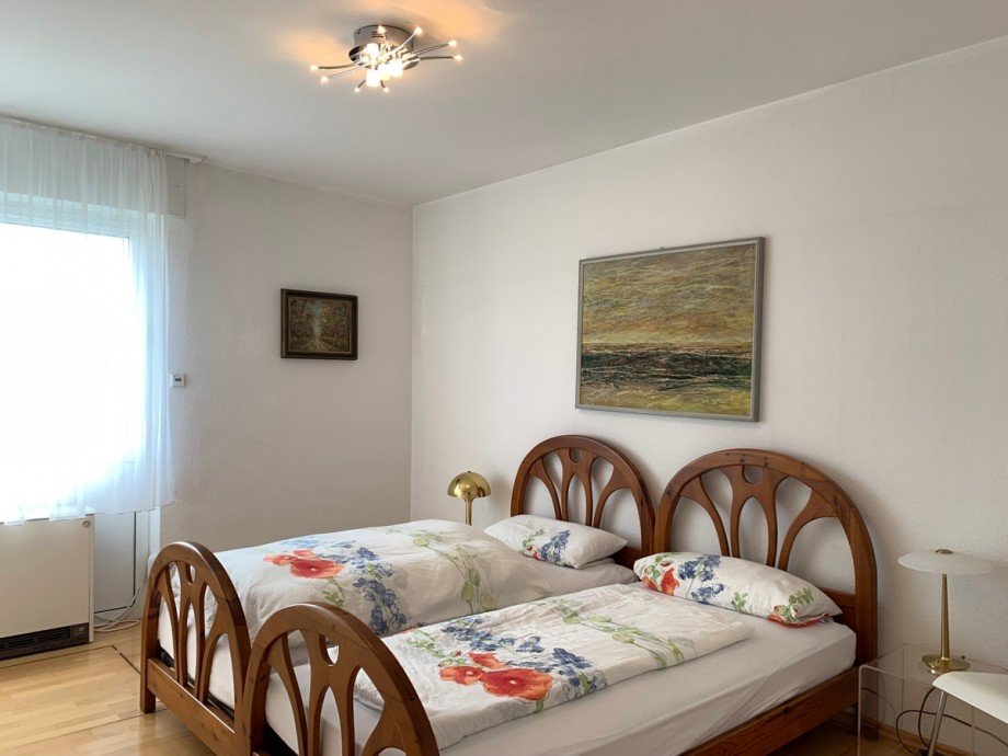 Schlafzimmer 1 im EG Einfamilienhaus Wachtberg / Lie�em