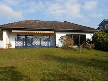 R�ckansicht Bungalow Bonn / Holzlar