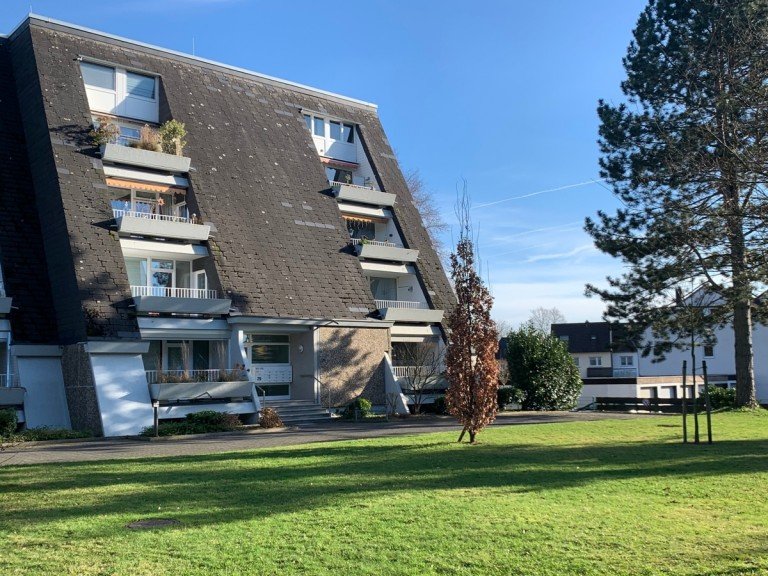 Au�enansicht Siegburg / Kaldauen Etagenwohnung SIEGBURG, ger�umiges Appartement im EG mit ca. 45 m� Wfl. im gepfl. Mehrparteienhaus + TG-Stellplatz