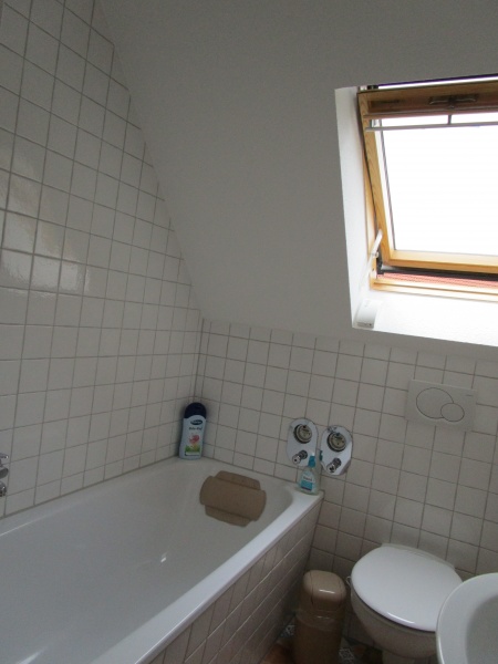 Badezimmer im 1.OG Zweifamilienhaus Sankt Augustin