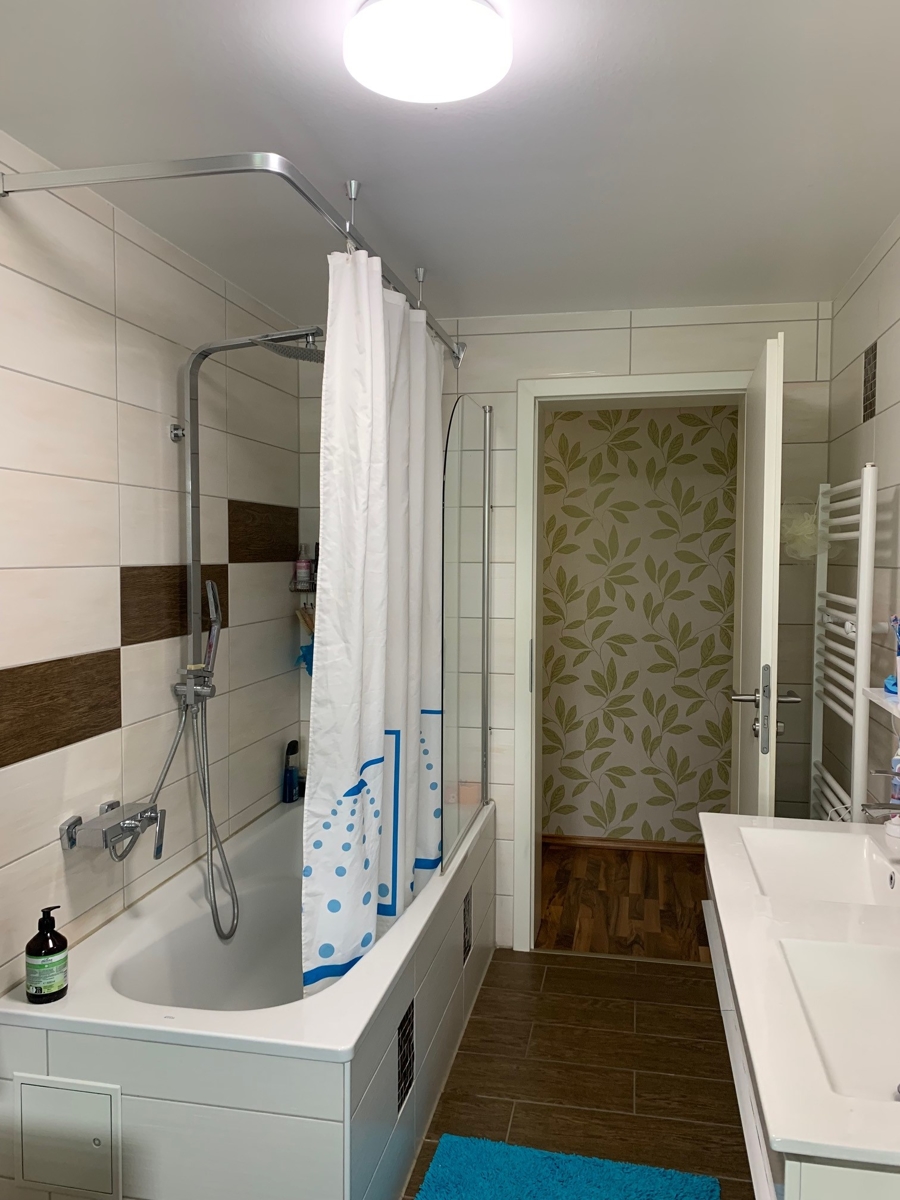 Badezimmer im OG Einfamilienhaus Buchholz (Westerwald) / K�lsch-B�llesbach