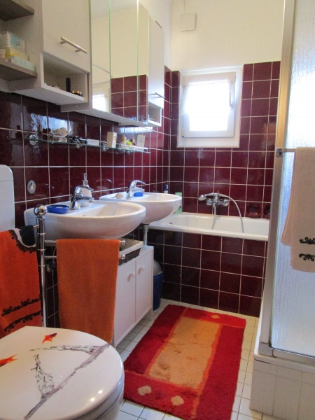 Badezimmer mit Duschwanne Einfamilienhaus Lohmar / Neuhonrath