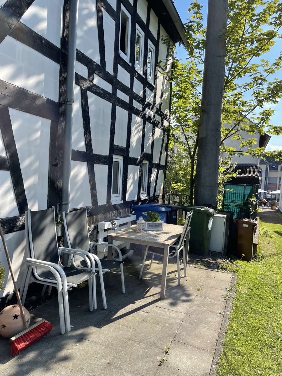 Seitenansicht Mehrfamilienhaus Asbach