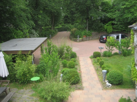 Weg zum Haus Etagenwohnung Bergisch Gladbach