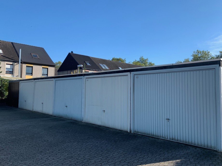 2 Garagen vorhanden Reihenendhaus Sankt Augustin