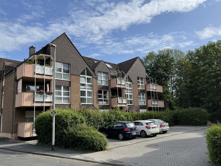 Aussenansicht Siegburg Dachgeschosswohnung SIEGBURG-ZENTRUM, Traumhafte 2 - Zim.-Wohnung im 2. OG, ca. 59 m� Wfl. mit Balkon und Garage