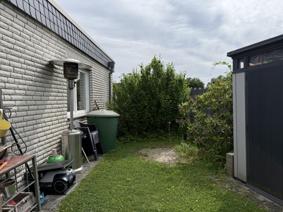 R�ckansicht mit Garten Bungalow Troisdorf / Eschmar