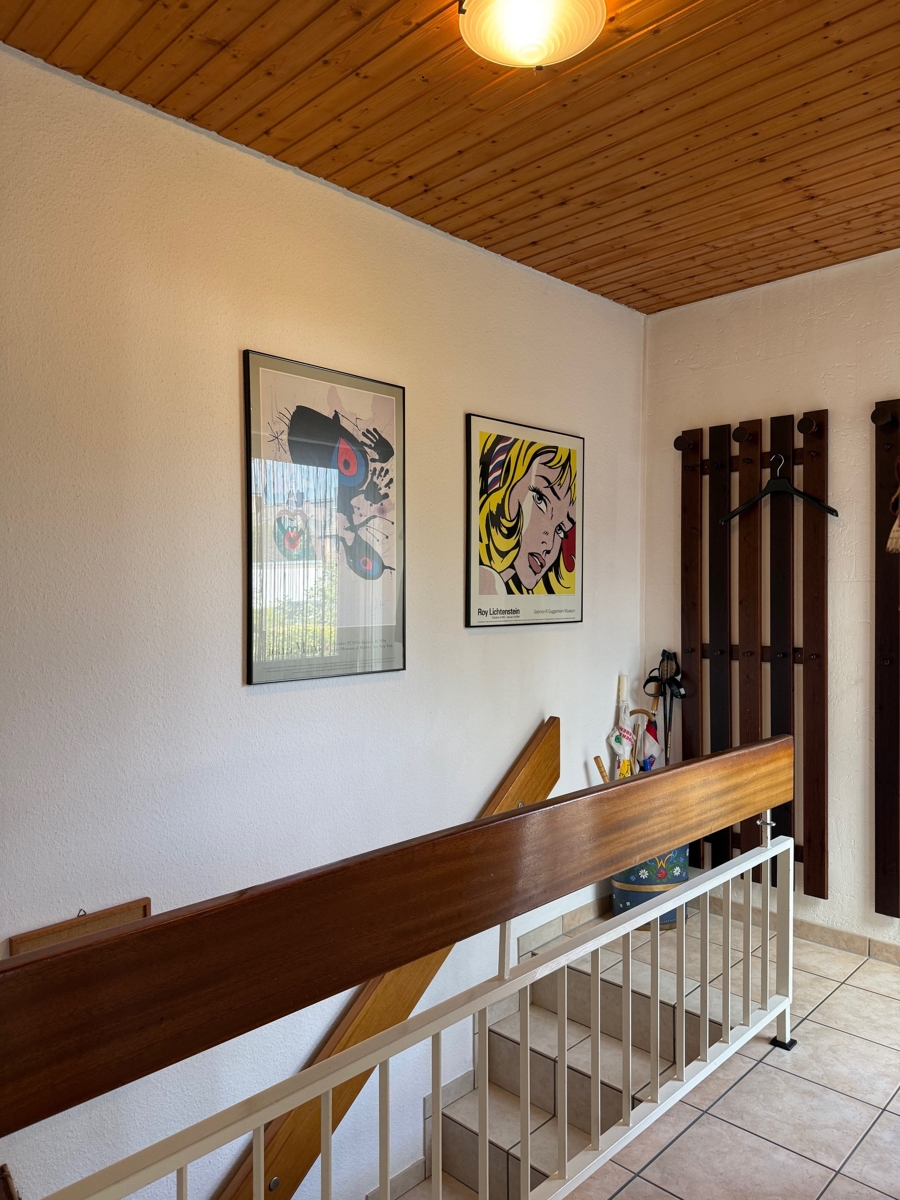 Ansicht Flur mit Treppenhaus Bungalow Sankt Augustin
