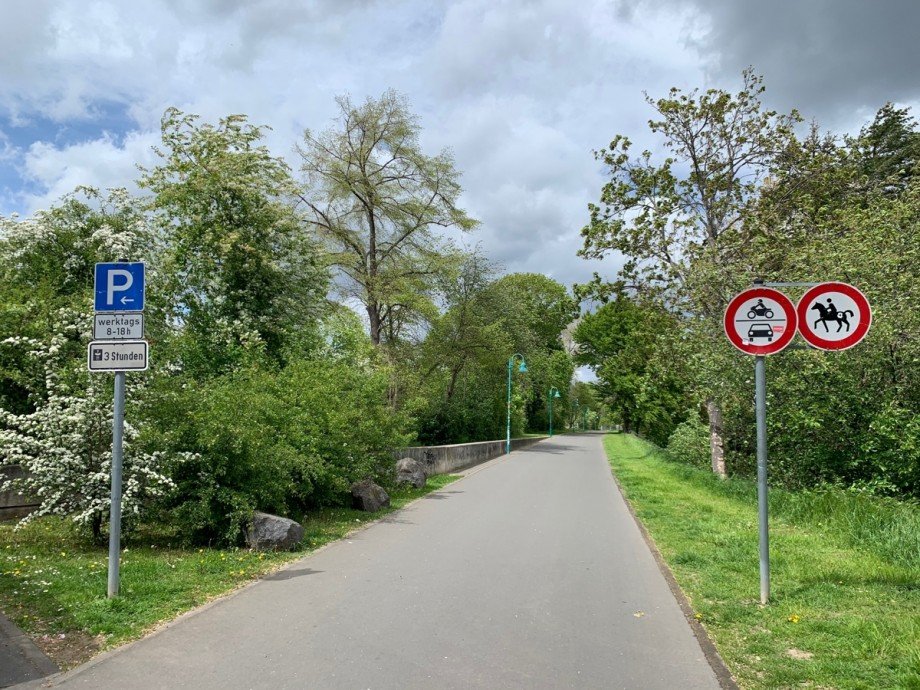 Fahrradweg / Fu�g�nger Etagenwohnung Bonn Beuel