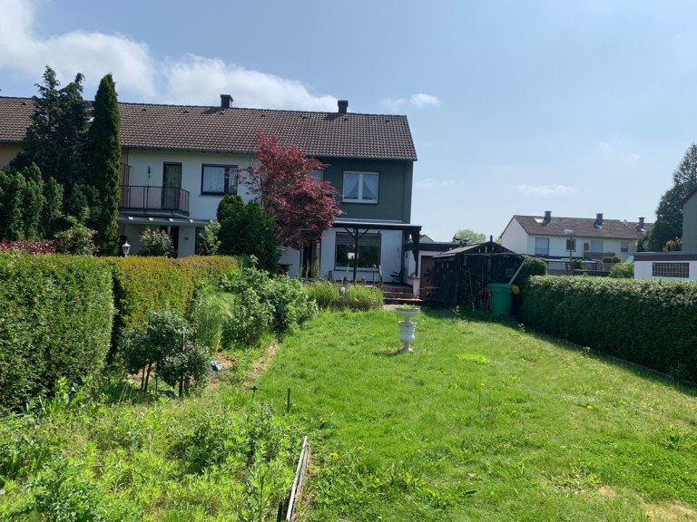 R�ckansicht Sankt Augustin Reiheneckhaus SANKT AUGUSTIN, sch�nes Einfamilien-Reiheneckhaus, 4 Zimmer, ca. 140 m� WNfl, Keller, Garten, Garage