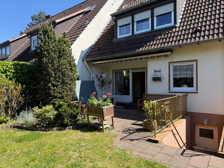 . Sankt Augustin Reiheneckhaus SANKT AUGUSTIN ORT, sehr gepflegtes Einfam.Haus mit 110 m� Wfl., 4 Zi. Vollkeller, Garten und Garage