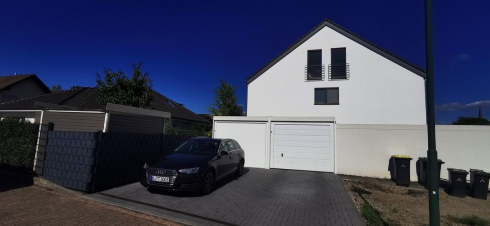 Garage und Stellplatz Reihenendhaus Niederkassel