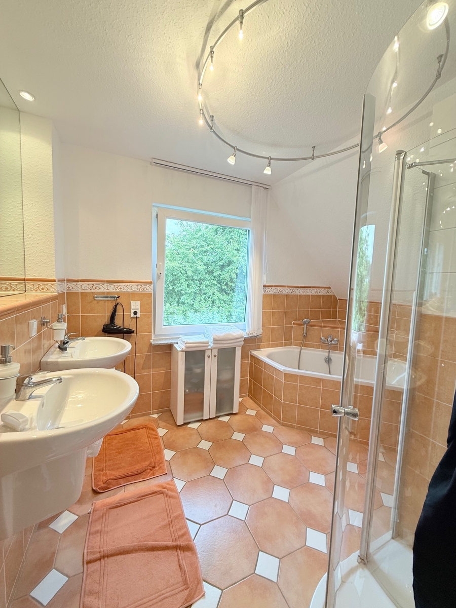 Ansicht Bad im OG Einfamilienhaus Hennef