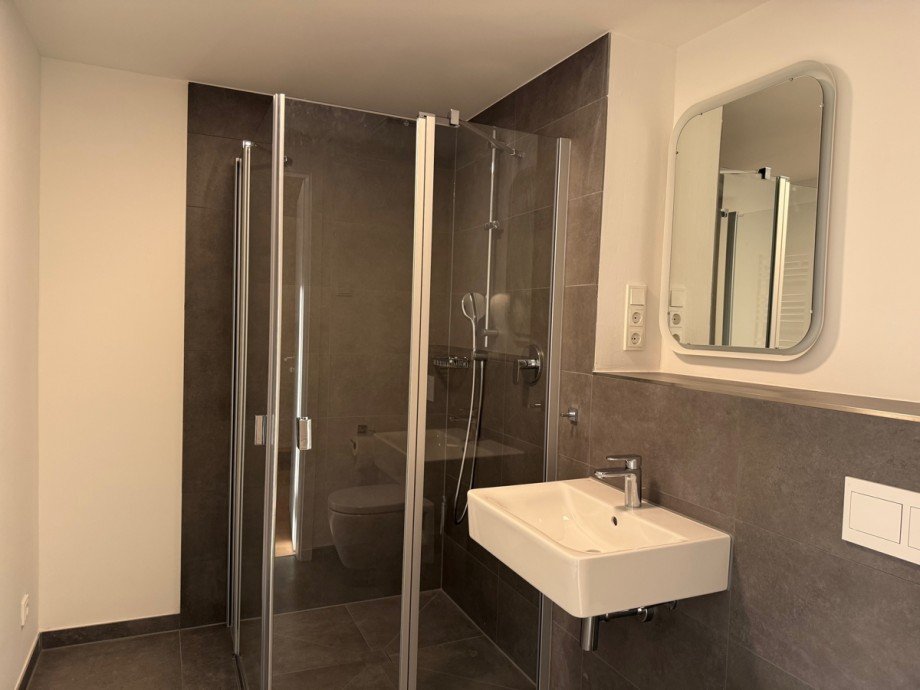 Ansicht Bad mit Dusche und WC Etagenwohnung Sankt Augustin / Hangelar