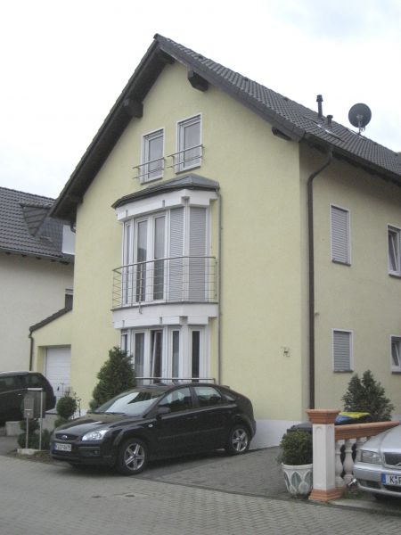 Aussenansicht 1 K�ln Dachgeschosswohnung K�LN Vogelsang, elegante zentrale 3 Zimmer-Wohnung im Gr�nen, 80 m� Wfl., TOP Ausstattung