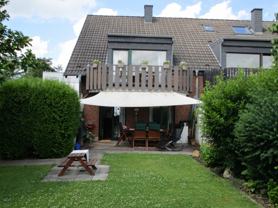 R�ckansicht mit Terrasse Doppelhaush�lfte Sankt Augustin