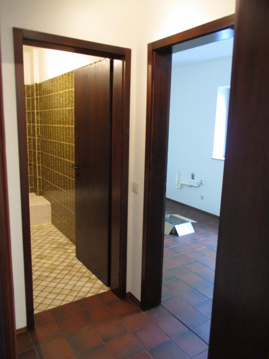 Bad Flur und K�che Souterrainwohnung Sankt Augustin