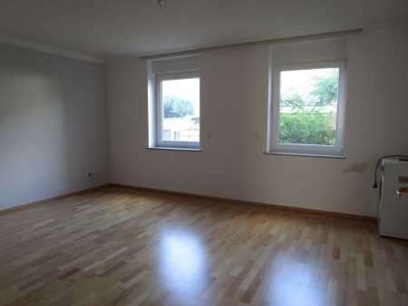 1.Wohnung Wohnzimmer Mehrfamilienhaus K�nigswinter