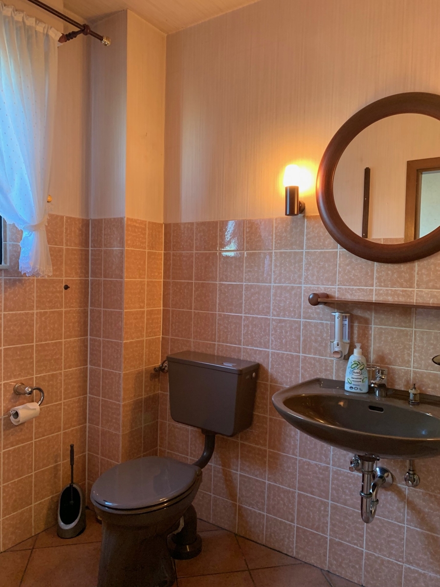 G�ste-WC Reihenendhaus Sankt Augustin