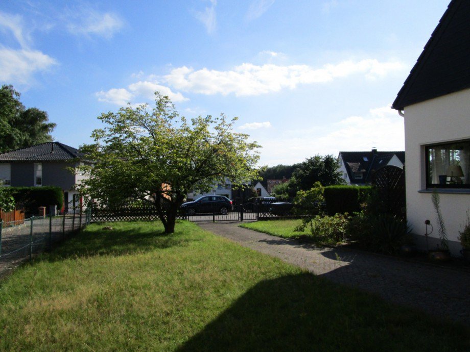 Ansicht Garten Doppelhaush�lfte Siegburg