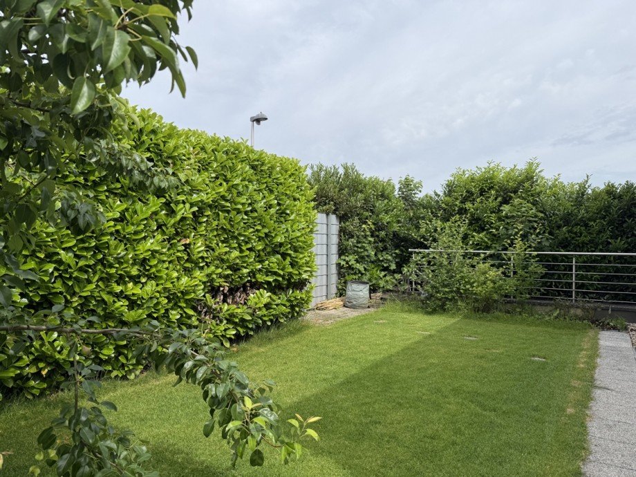 R�ckansicht mit Garten Bungalow Troisdorf / Eschmar