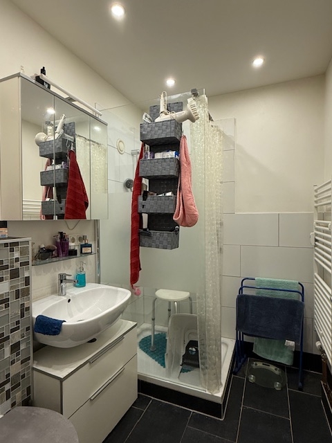 Bad mit Dusche Etagenwohnung Sankt Augustin