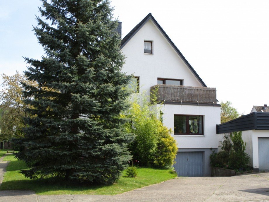 Vorderansicht Zweifamilienhaus Mehrfamilienhaus Lohmar