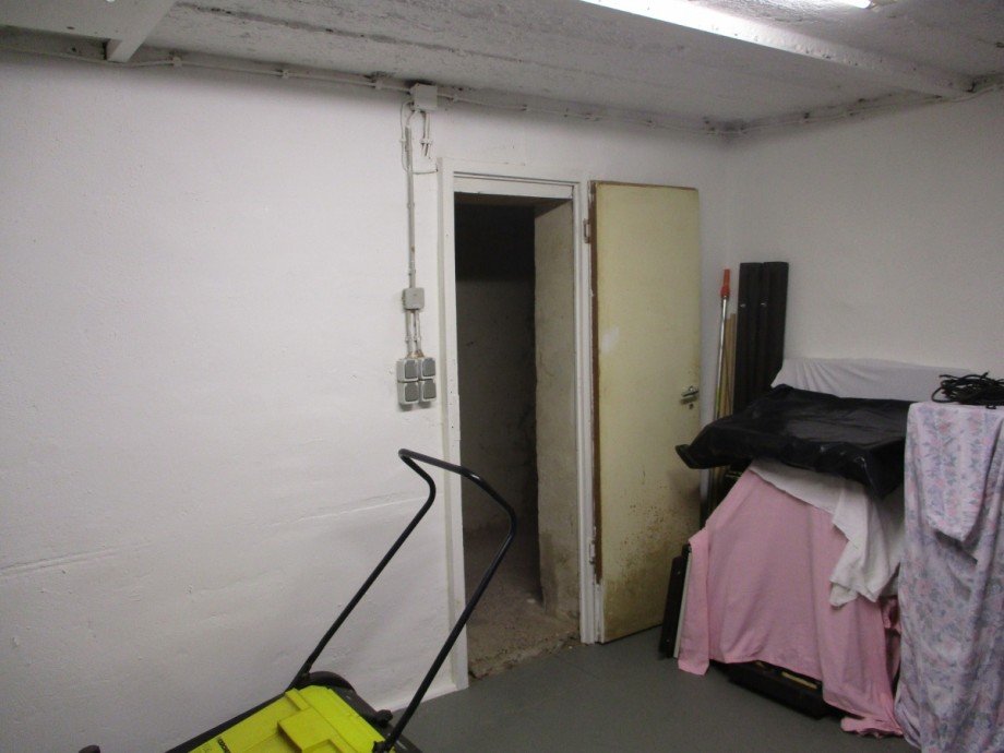 Raum neben Garage Doppelhaush�lfte Sankt Augustin