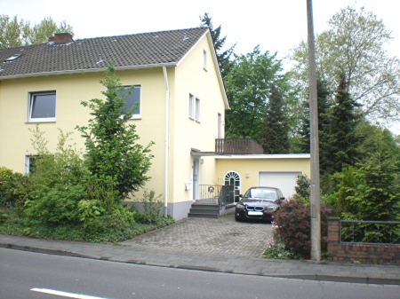 Vorderansicht Doppelhaush�lfte Sankt Augustin