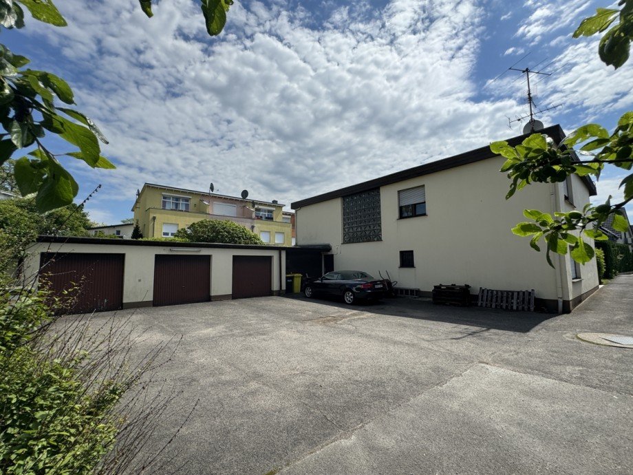 3 Garagen Zweifamilienhaus R�srath