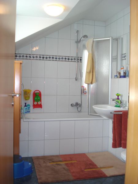 Bad Bild 1 Doppelhaush�lfte Neunkirchen