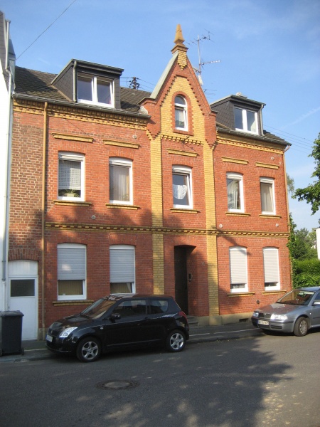 Au�enansicht Troisdorf / Oberlar Etagenwohnung TROISDORF-OBERLAR, sehr sch�ne 3 Zimmer-Wohnung, 1. OG, mit ca. 85 m� Wfl., Gemeinschaftsgarten