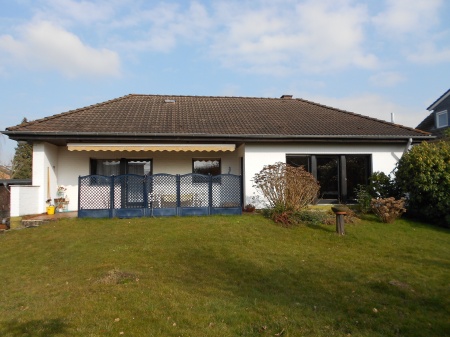 R�ckansicht Bungalow Bonn / Holzlar