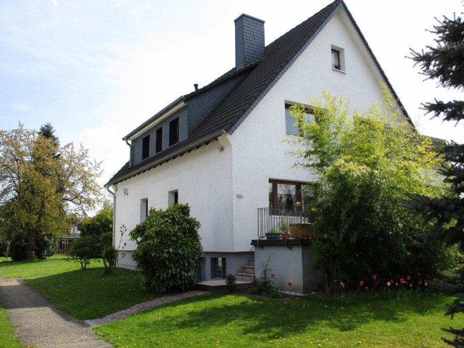 Vorderansicht Ein,- Zweifamilienhaus Mehrfamilienhaus Lohmar