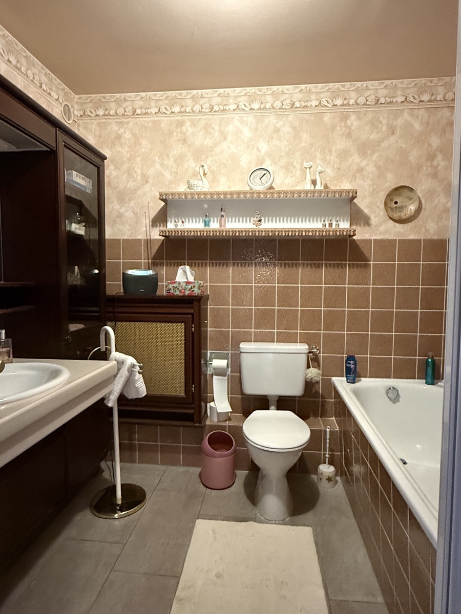 Badezimmer im 1. OG Reihenhaus Sankt Augustin