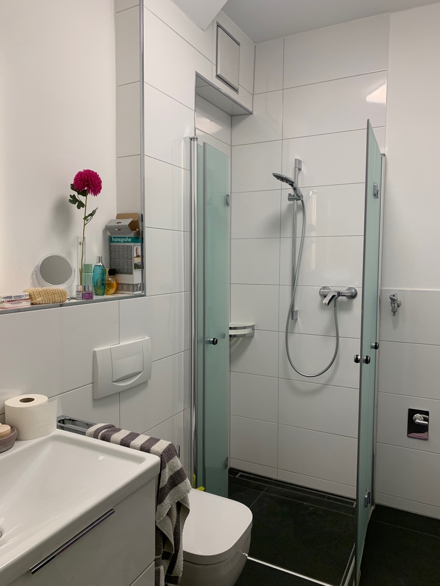 Badezimmer mit Dusche Etagenwohnung Bonn Beuel