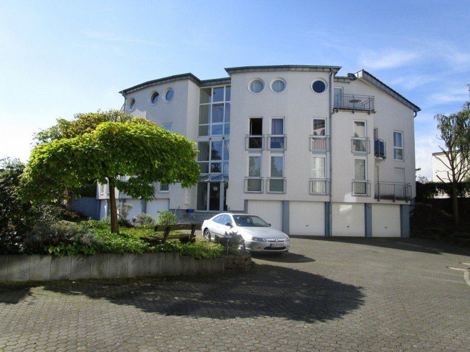 Innenhof / Ansicht Nachbarhaus Etagenwohnung Sankt Augustin