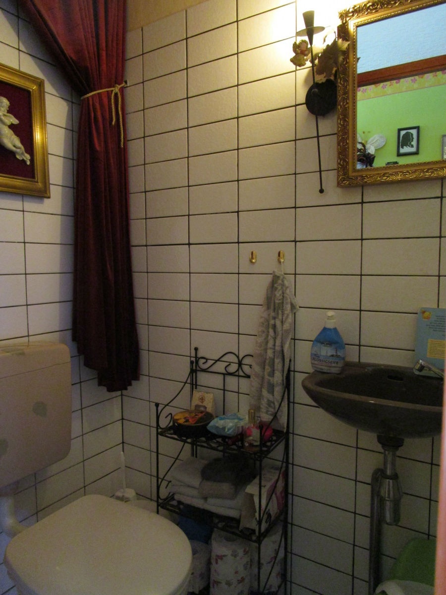 G�ste-WC im Erdgeschoss Reihenhaus Sankt Augustin