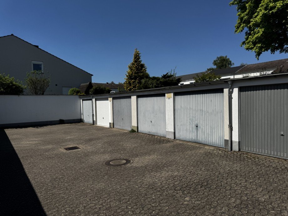 Garagenhof Reihenmittelhaus Bonn / Heiderhof
