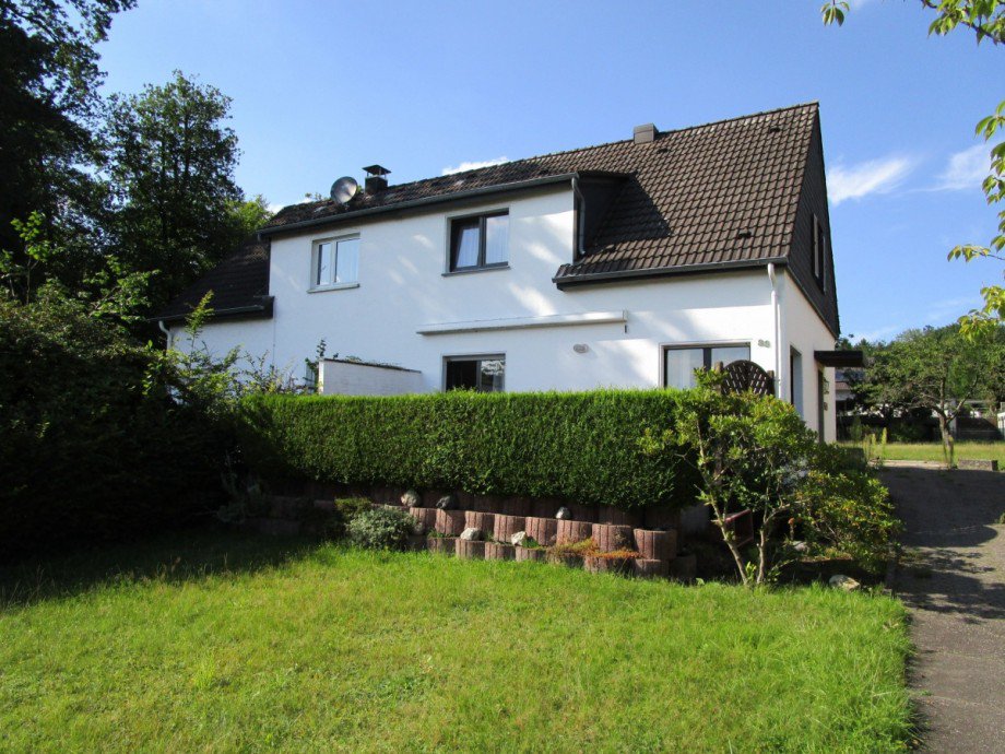 Vorgarte Doppelhaush�lfte Siegburg